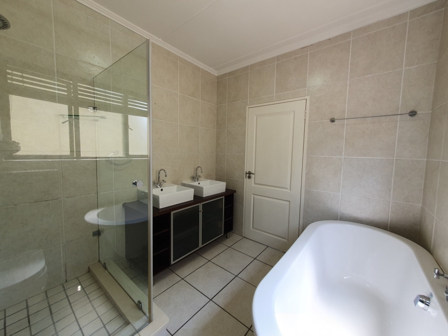 To Let 2 Bedroom Property for Rent in Sunninghill Gauteng