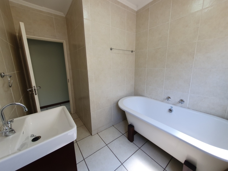 To Let 2 Bedroom Property for Rent in Sunninghill Gauteng