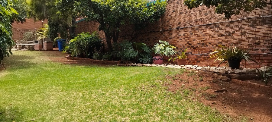 2 Bedroom Property for Sale in Wonderboom South Gauteng