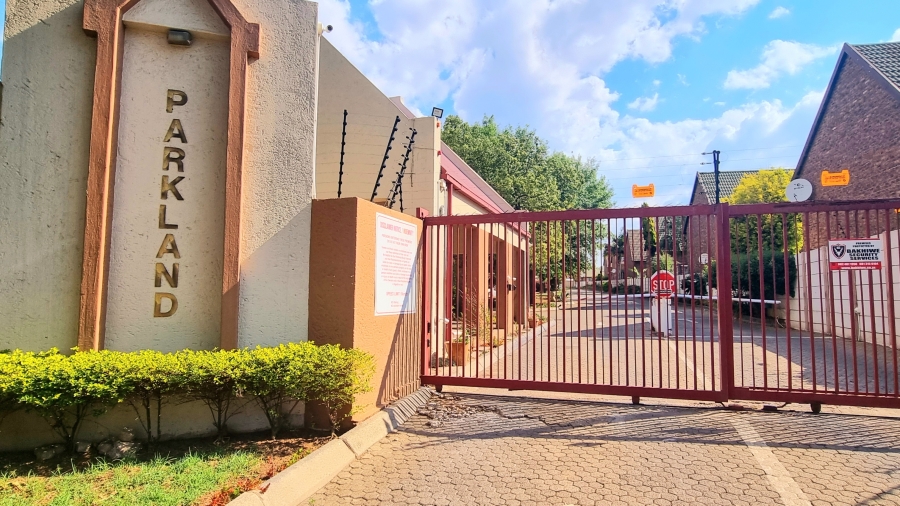 To Let 2 Bedroom Property for Rent in Noordwyk Gauteng