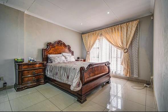 3 Bedroom Property for Sale in Klippoortje Gauteng