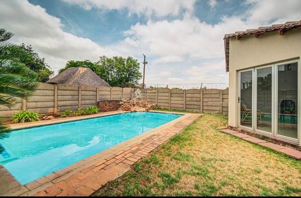 3 Bedroom Property for Sale in Klippoortje Gauteng