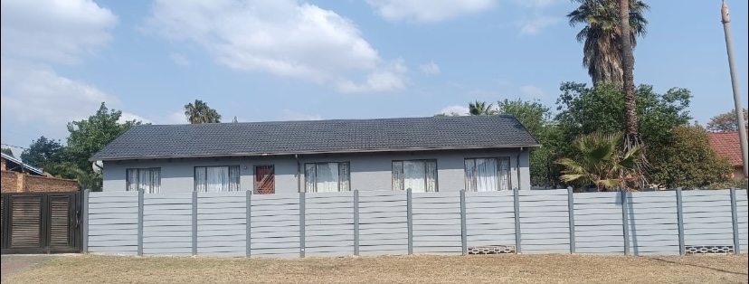 To Let 2 Bedroom Property for Rent in Waterfall Gauteng