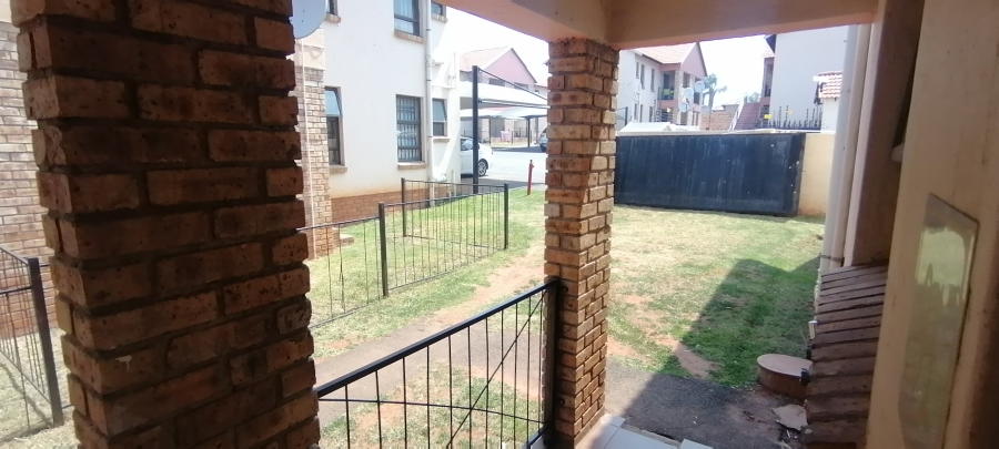 To Let 3 Bedroom Property for Rent in Groblerpark Gauteng