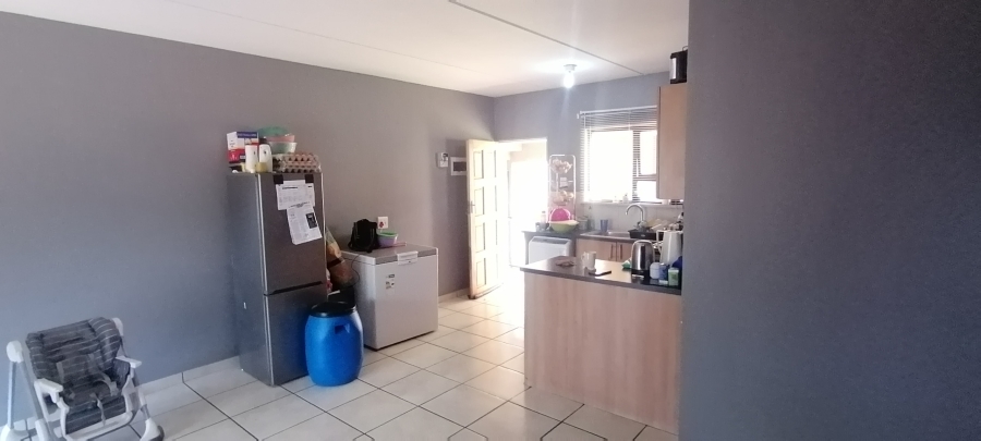 To Let 3 Bedroom Property for Rent in Groblerpark Gauteng