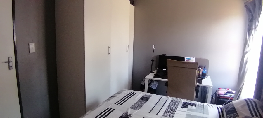 To Let 3 Bedroom Property for Rent in Groblerpark Gauteng