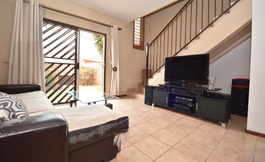 2 Bedroom Property for Sale in Olivedale Gauteng