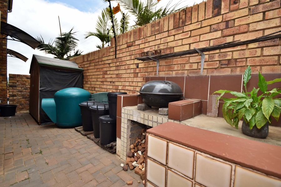 2 Bedroom Property for Sale in Olivedale Gauteng