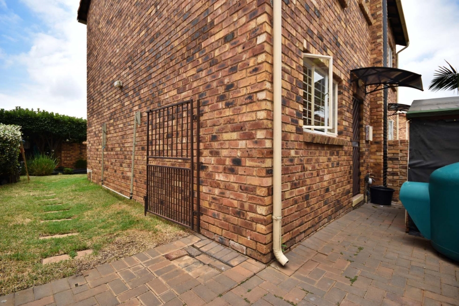 2 Bedroom Property for Sale in Olivedale Gauteng