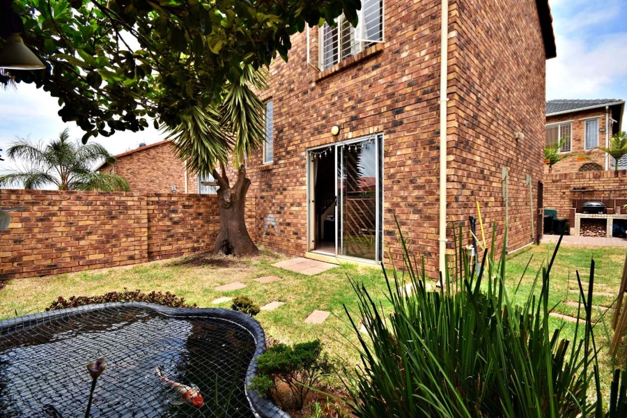 2 Bedroom Property for Sale in Olivedale Gauteng