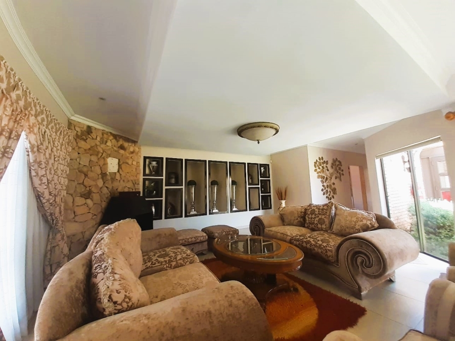 4 Bedroom Property for Sale in Waldrift Gauteng