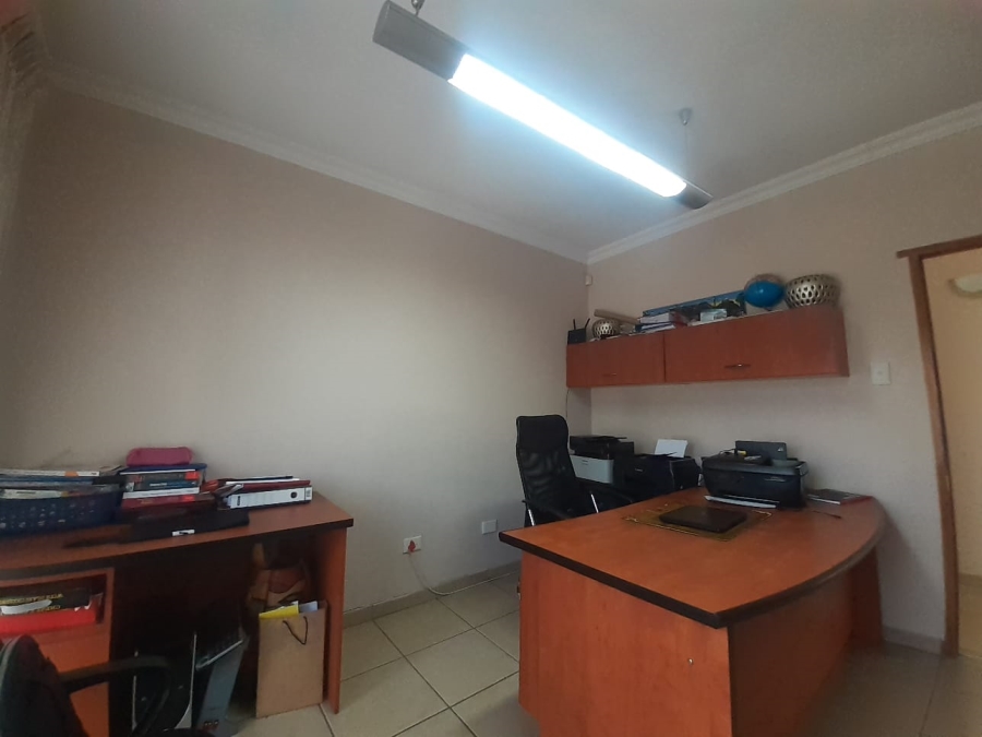 4 Bedroom Property for Sale in Waldrift Gauteng