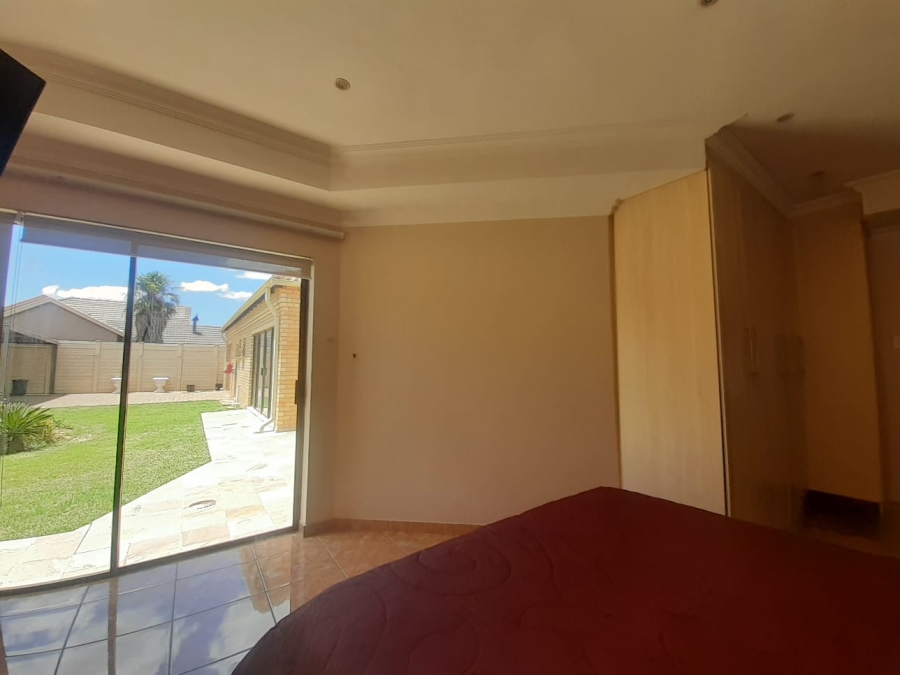 4 Bedroom Property for Sale in Waldrift Gauteng