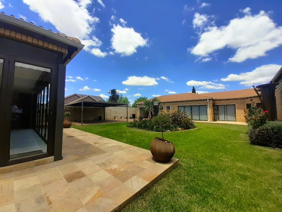 4 Bedroom Property for Sale in Waldrift Gauteng