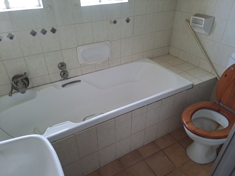 To Let 3 Bedroom Property for Rent in Vanwaartshof Gauteng