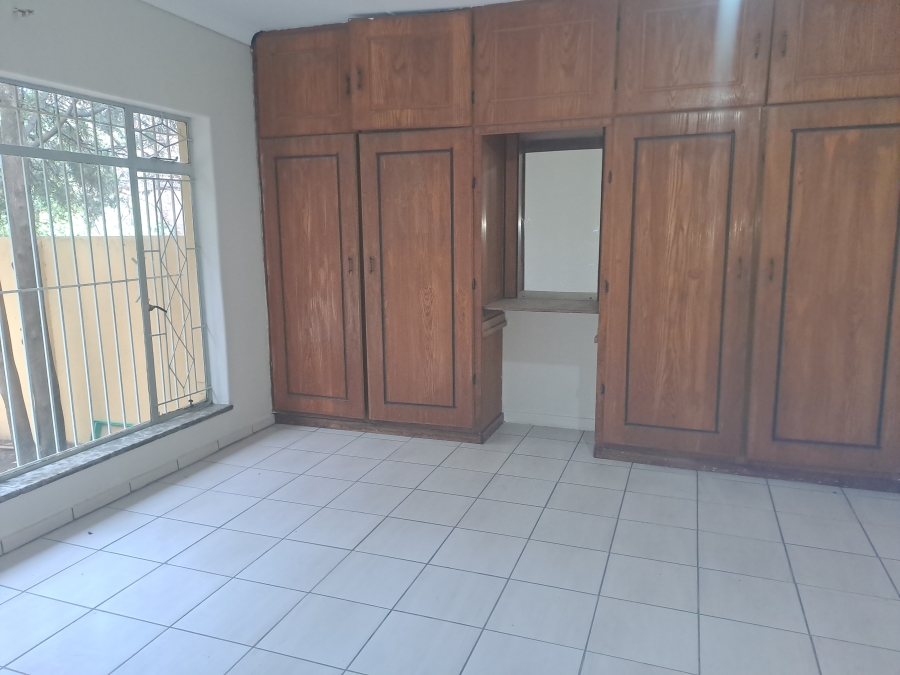 8 Bedroom Property for Sale in Vanwaartshof Gauteng