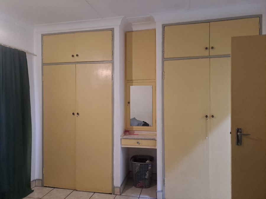 8 Bedroom Property for Sale in Vanwaartshof Gauteng