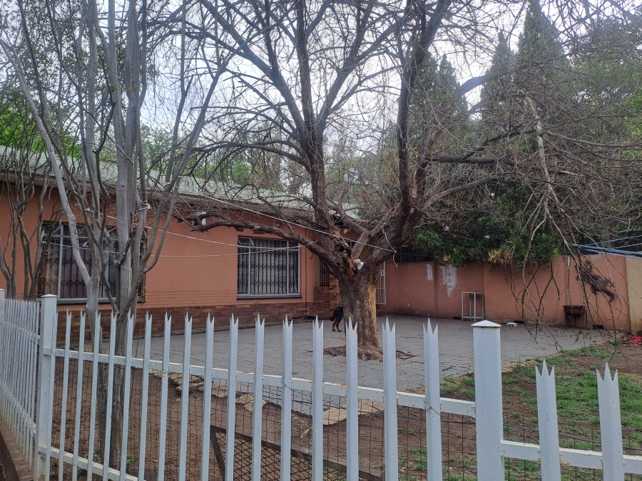 8 Bedroom Property for Sale in Vanwaartshof Gauteng