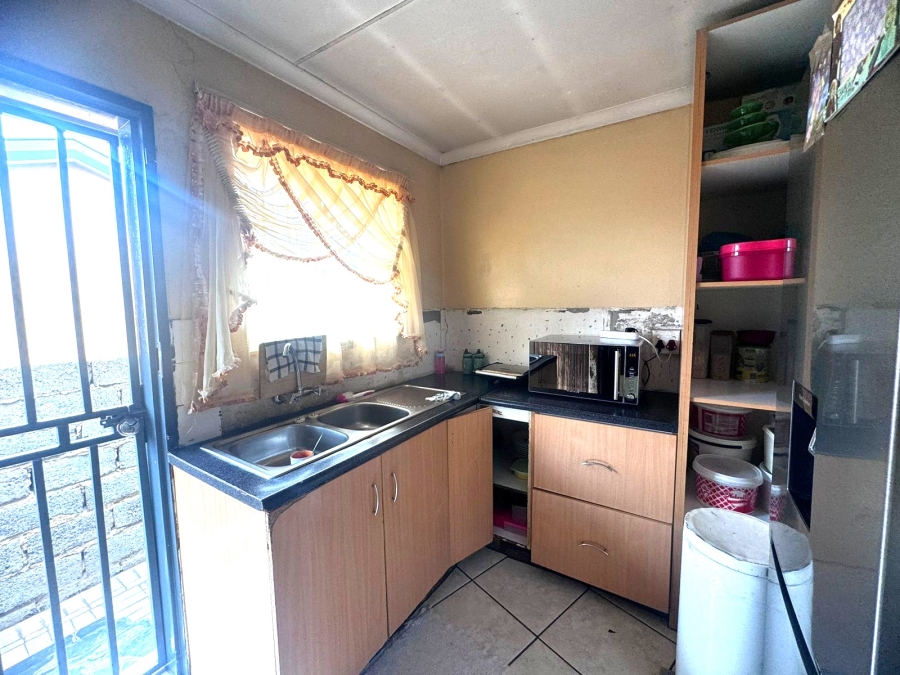 4 Bedroom Property for Sale in Motsu Gauteng