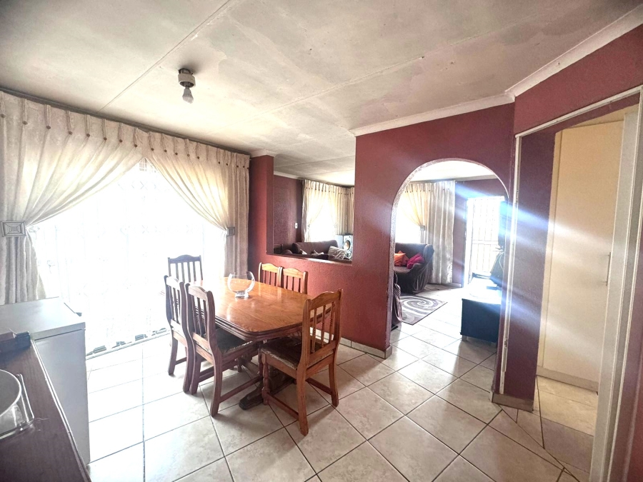 4 Bedroom Property for Sale in Motsu Gauteng