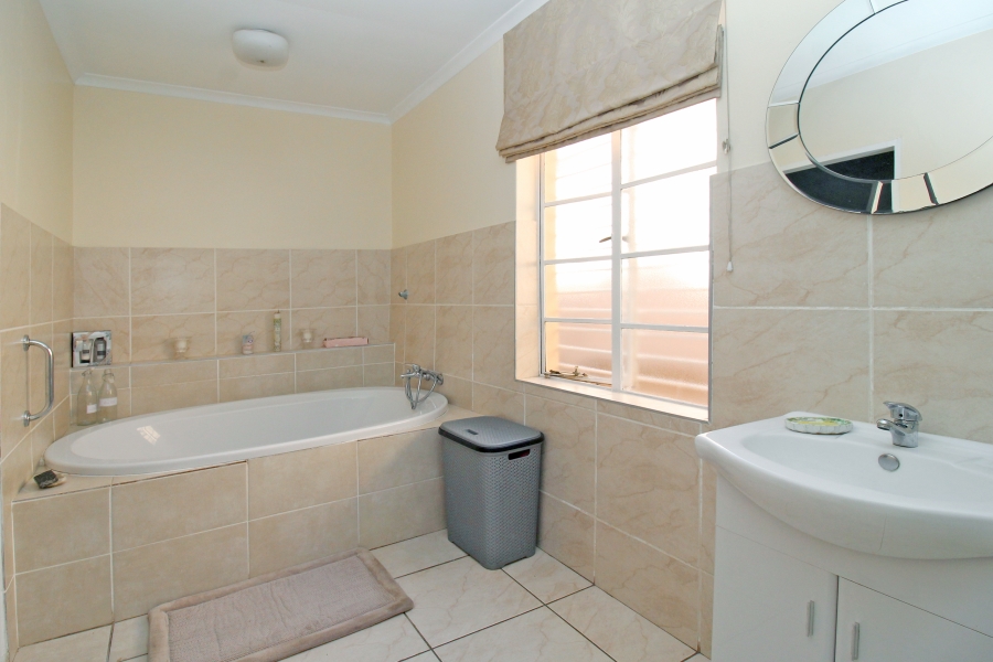 3 Bedroom Property for Sale in Orange Grove Gauteng