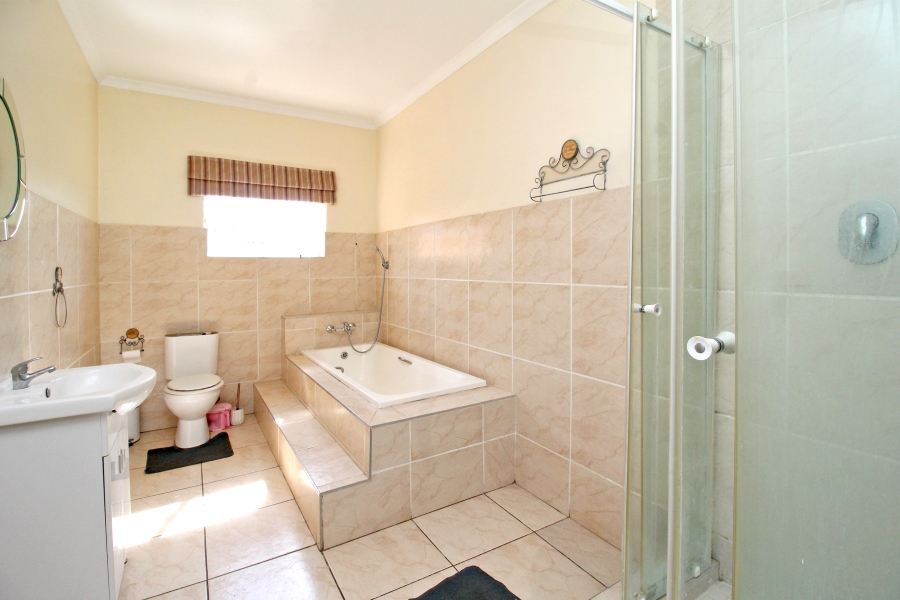 3 Bedroom Property for Sale in Orange Grove Gauteng