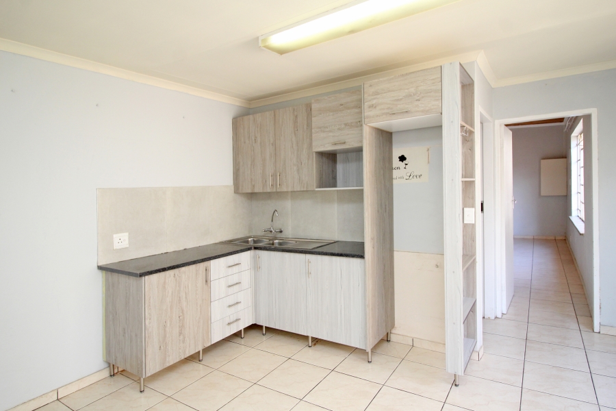 3 Bedroom Property for Sale in Orange Grove Gauteng