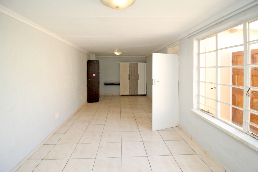 3 Bedroom Property for Sale in Orange Grove Gauteng