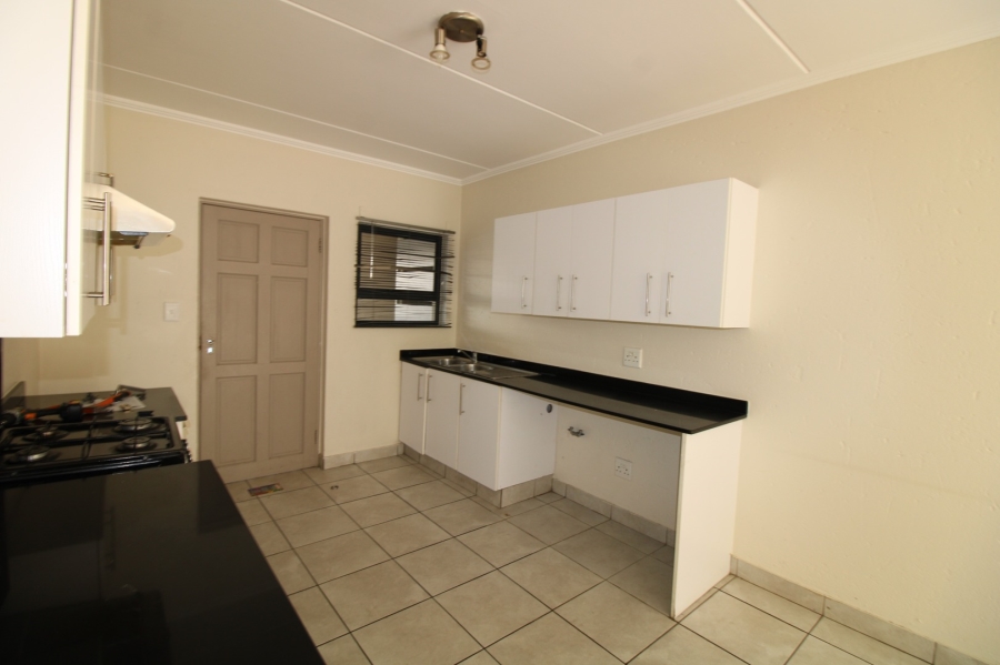 To Let 3 Bedroom Property for Rent in Beverley Gauteng