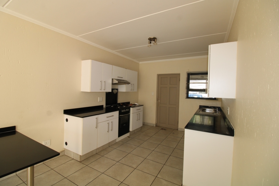 To Let 3 Bedroom Property for Rent in Beverley Gauteng