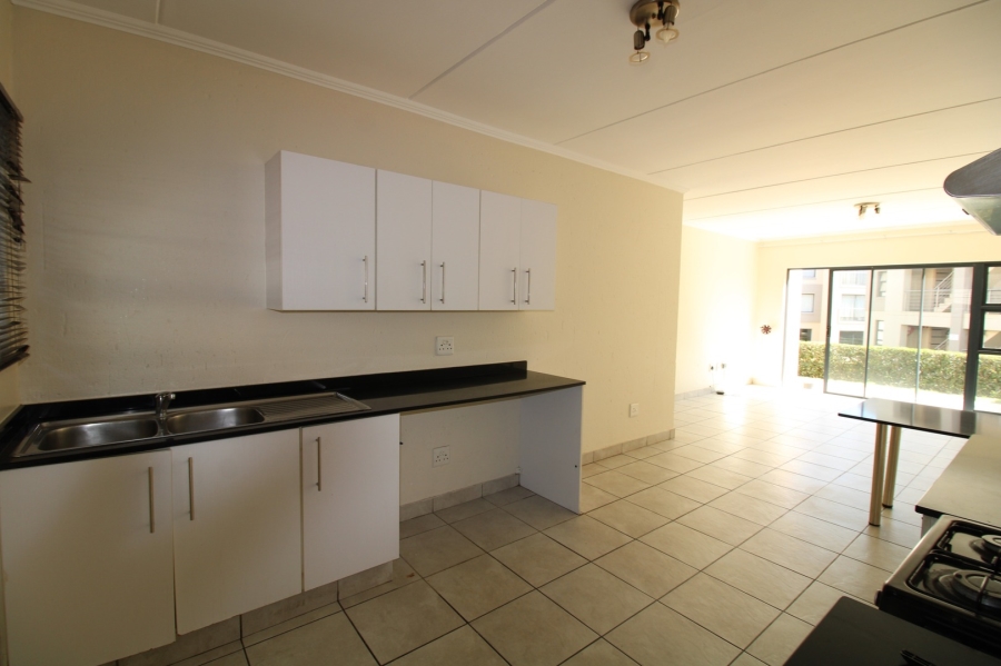 To Let 3 Bedroom Property for Rent in Beverley Gauteng