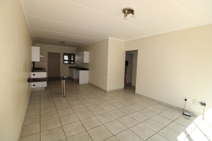 To Let 3 Bedroom Property for Rent in Beverley Gauteng