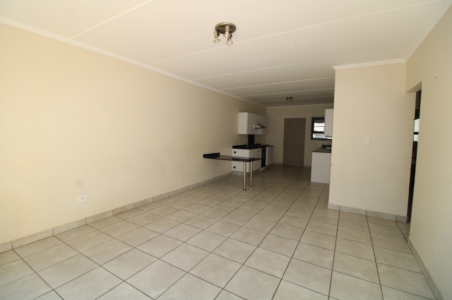 To Let 3 Bedroom Property for Rent in Beverley Gauteng