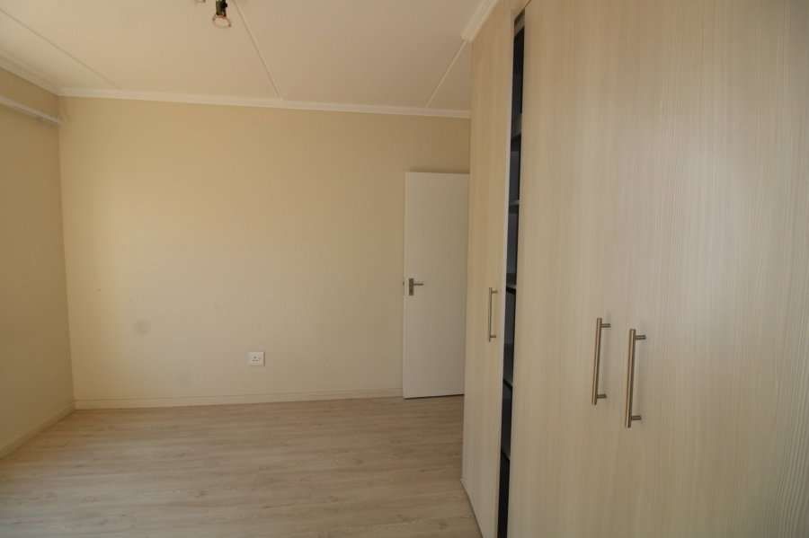 To Let 3 Bedroom Property for Rent in Beverley Gauteng