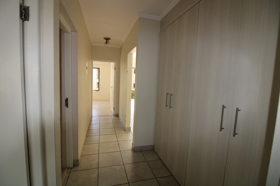 To Let 3 Bedroom Property for Rent in Beverley Gauteng