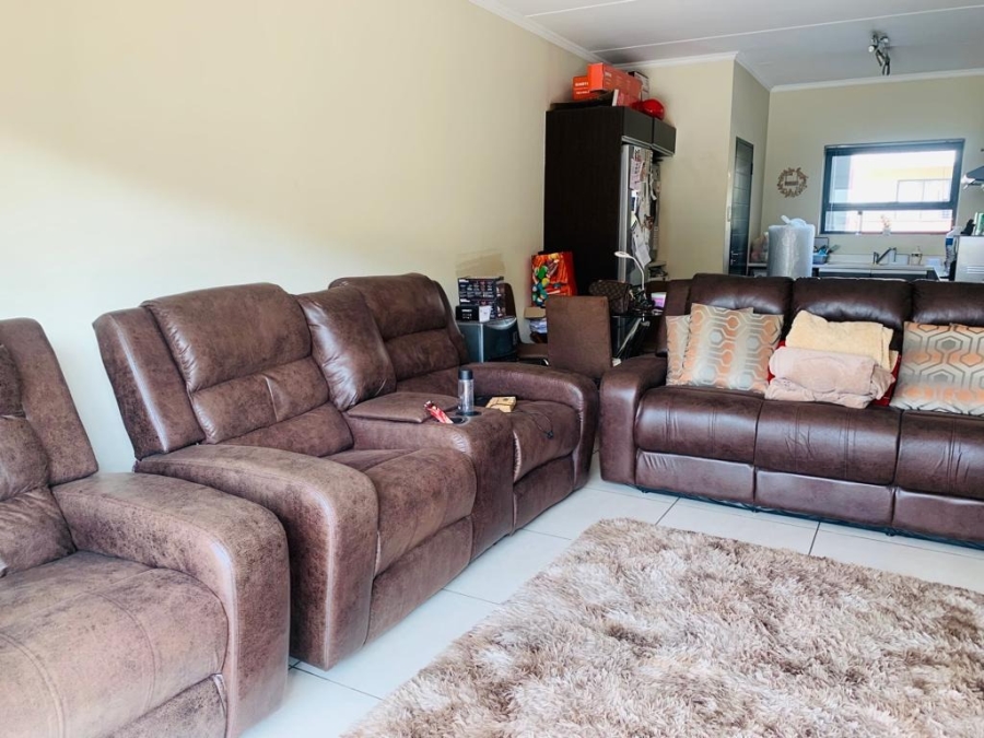 To Let 2 Bedroom Property for Rent in Fourways Gauteng