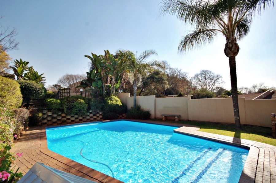 2 Bedroom Property for Sale in Sonneglans Gauteng