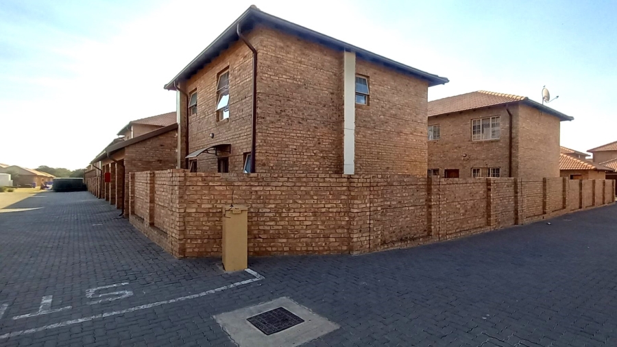 3 Bedroom Property for Sale in Annlin Gauteng