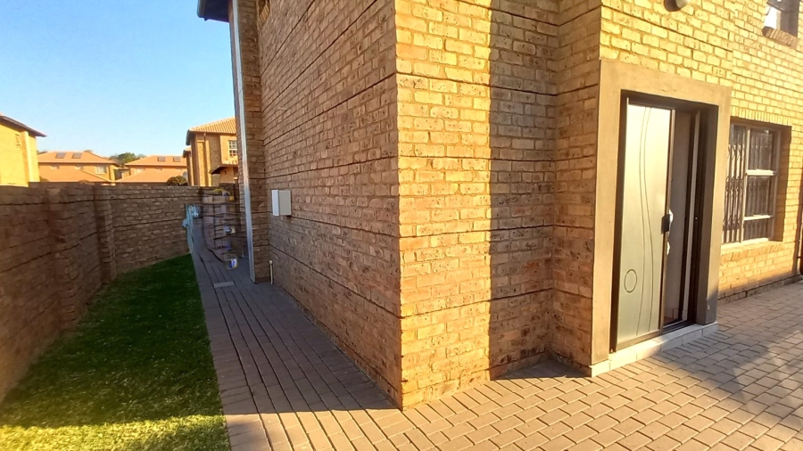 3 Bedroom Property for Sale in Annlin Gauteng