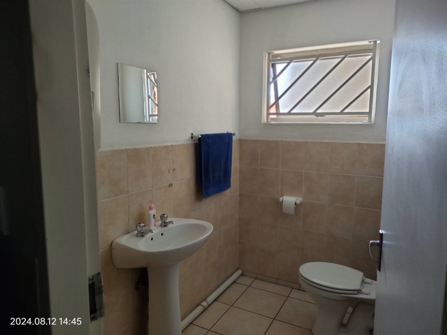 To Let commercial Property for Rent in North Riding Gauteng