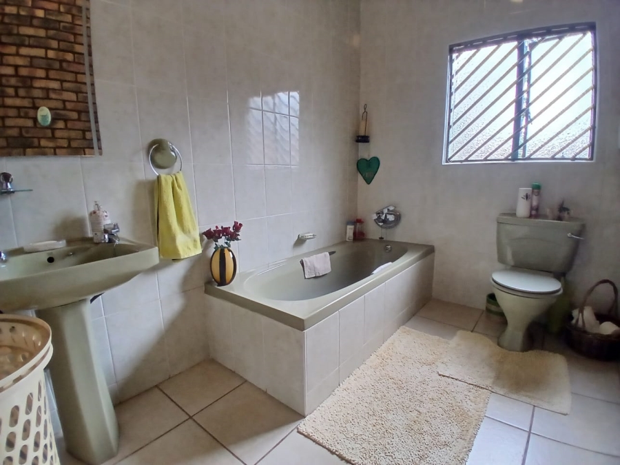 4 Bedroom Property for Sale in Henley on Klip Gauteng