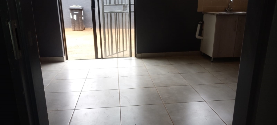 To Let 1 Bedroom Property for Rent in Kempton Park Ah Gauteng