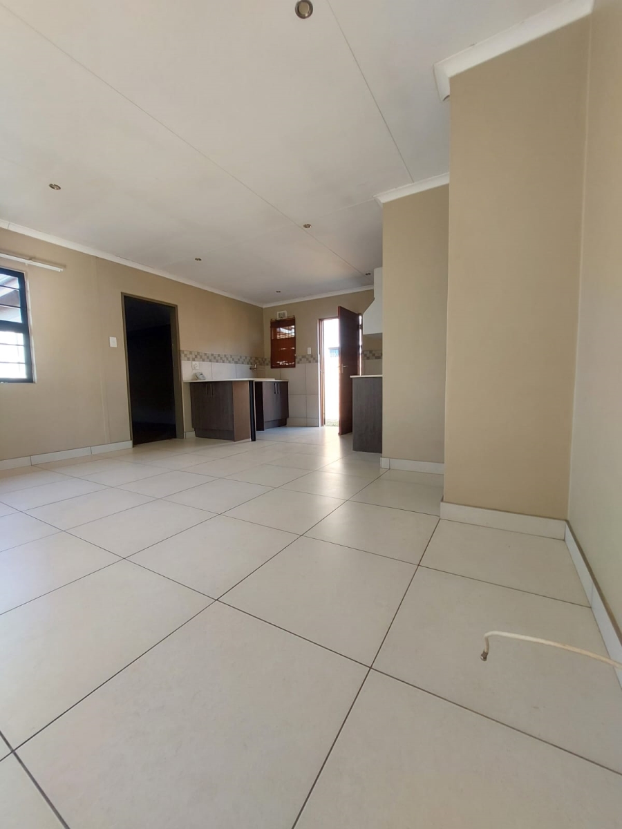 3 Bedroom Property for Sale in Clayville Gauteng