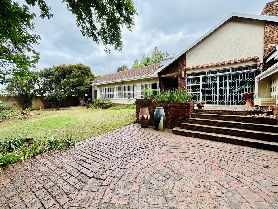 4 Bedroom Property for Sale in Pierneef Park Gauteng