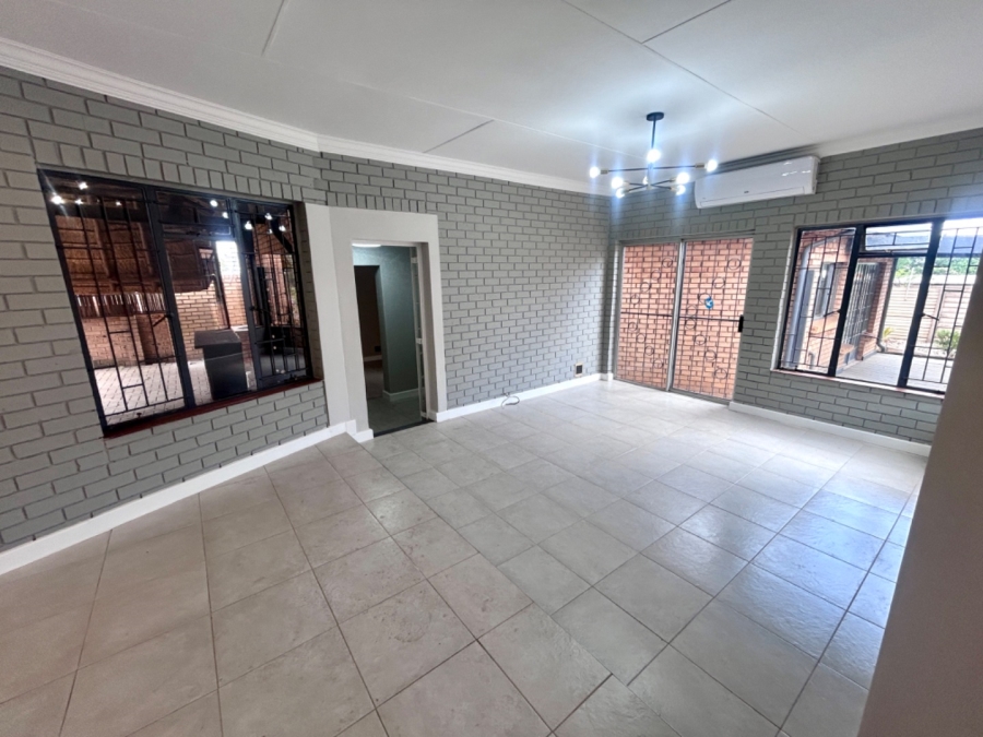 5 Bedroom Property for Sale in Montana Park Gauteng