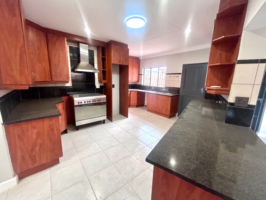 5 Bedroom Property for Sale in Montana Park Gauteng