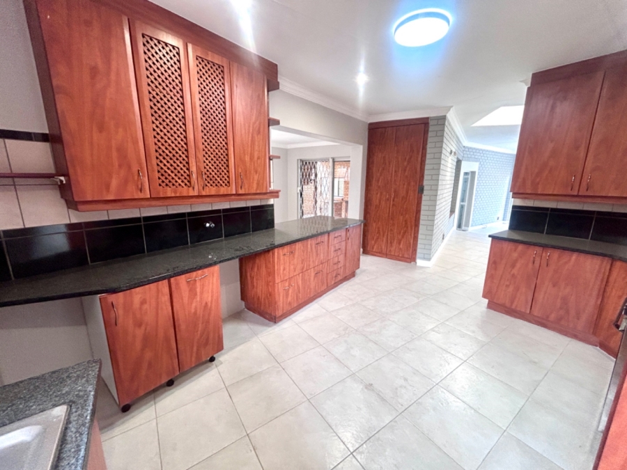 5 Bedroom Property for Sale in Montana Park Gauteng