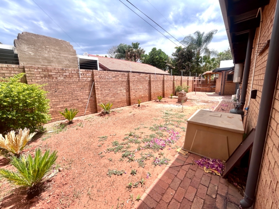 5 Bedroom Property for Sale in Montana Park Gauteng