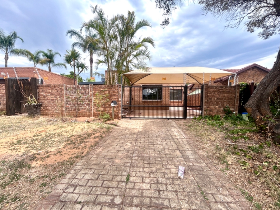 5 Bedroom Property for Sale in Montana Park Gauteng