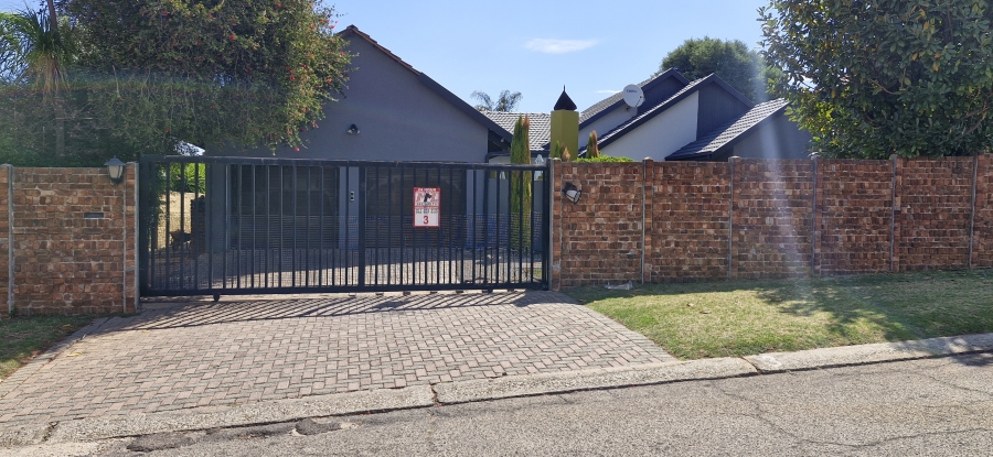 3 Bedroom Property for Sale in Van Riebeeck Park Gauteng